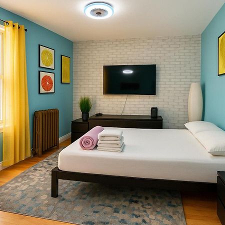 Modern Xl Queen Room Comfort & Character In Harlem New York Kültér fotó